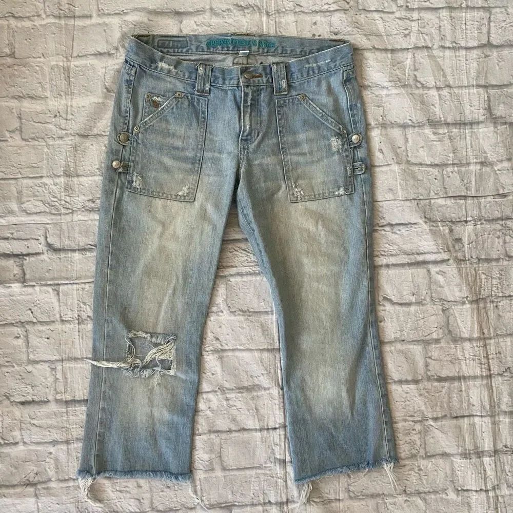 Abercrombie & Fitch women 8 100% cotton distressed cropped jeans blue